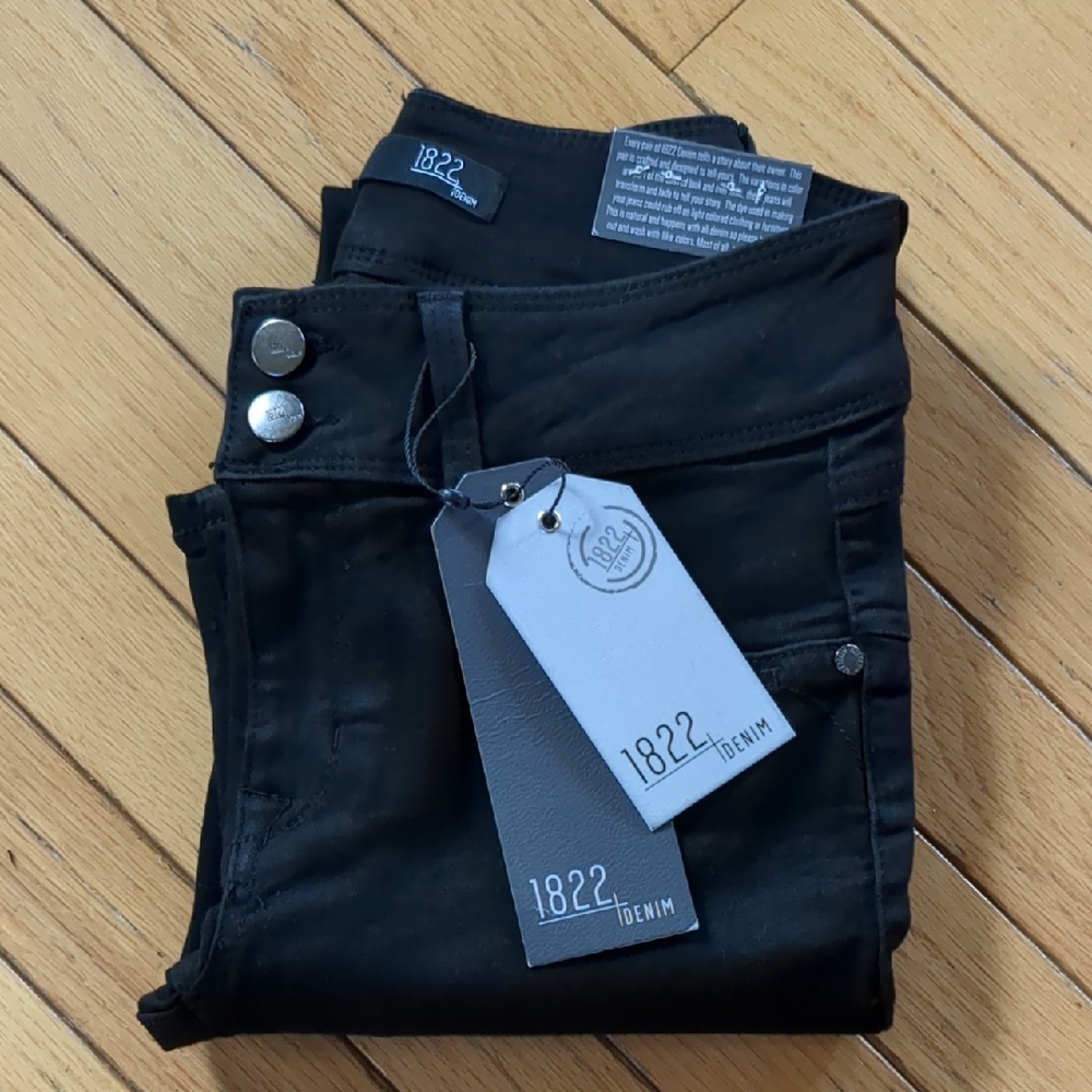 1822 Denim Black Skinny Leg Pants